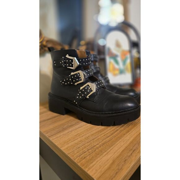 Pull&Bear Women's Black Studded Multi Buckle Chunky Soled Boots Size 7 - Picture 1 of 5